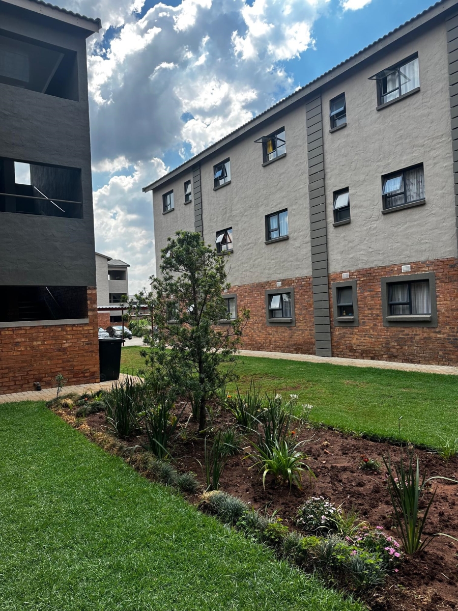 To Let 3 Bedroom Property for Rent in Kenleaf Gauteng