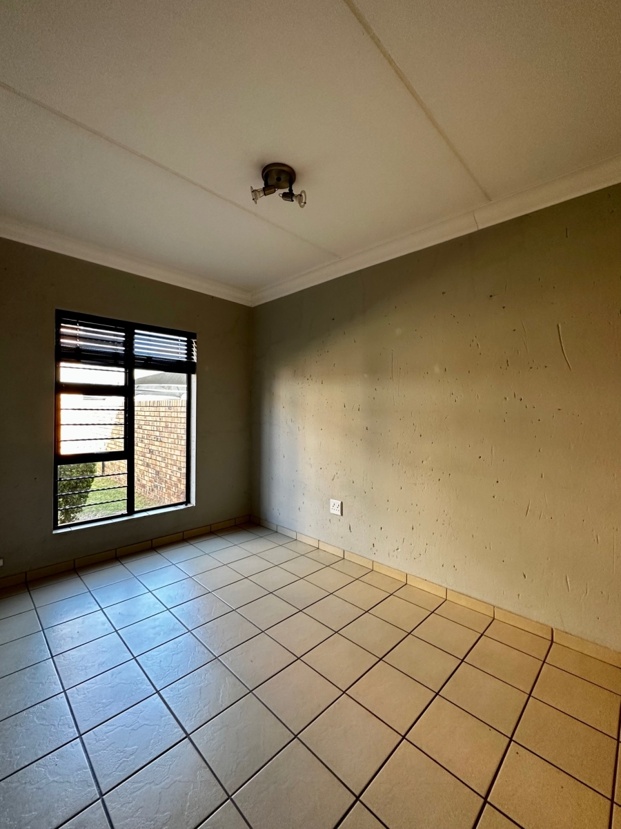 2 Bedroom Property for Sale in Ravenswood Gauteng