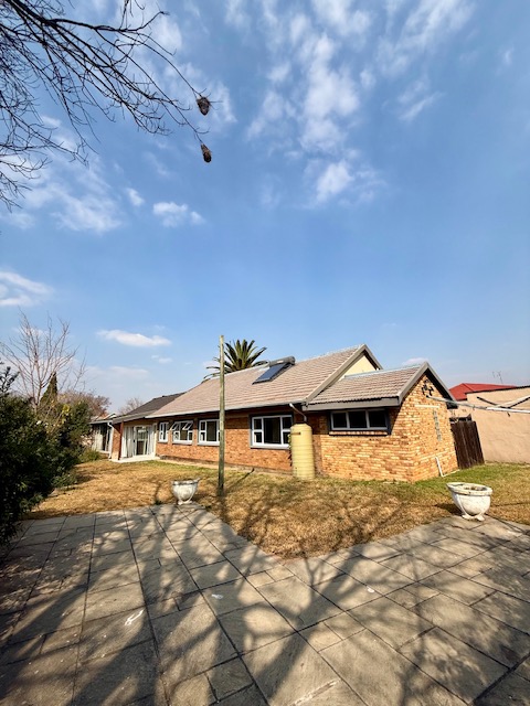 4 Bedroom Property for Sale in Parkdene Gauteng