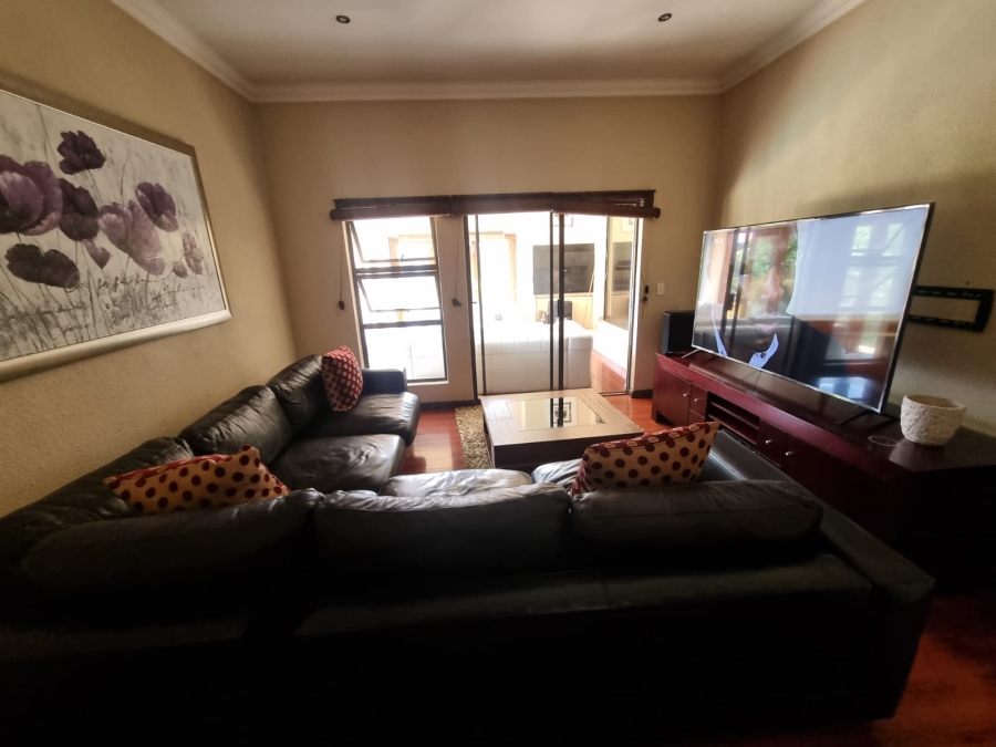 4 Bedroom Property for Sale in Ruimsig Country Estate Gauteng