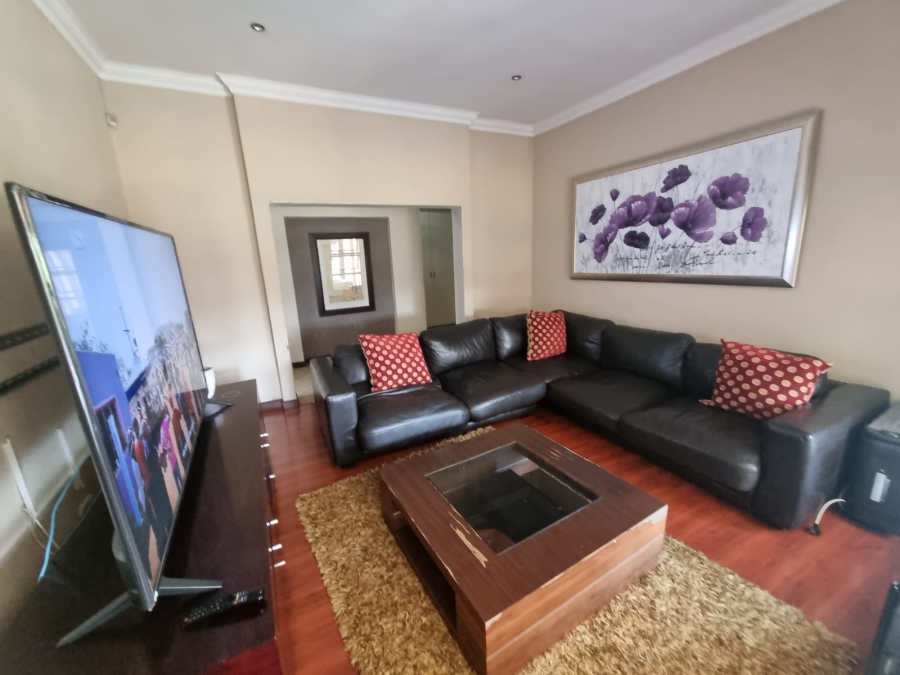 4 Bedroom Property for Sale in Ruimsig Country Estate Gauteng