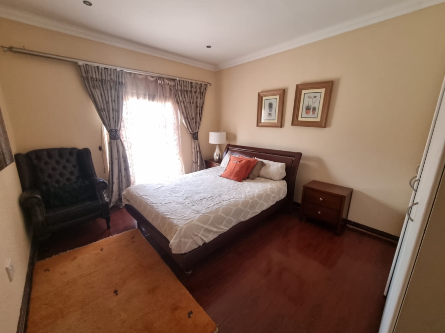 4 Bedroom Property for Sale in Ruimsig Country Estate Gauteng