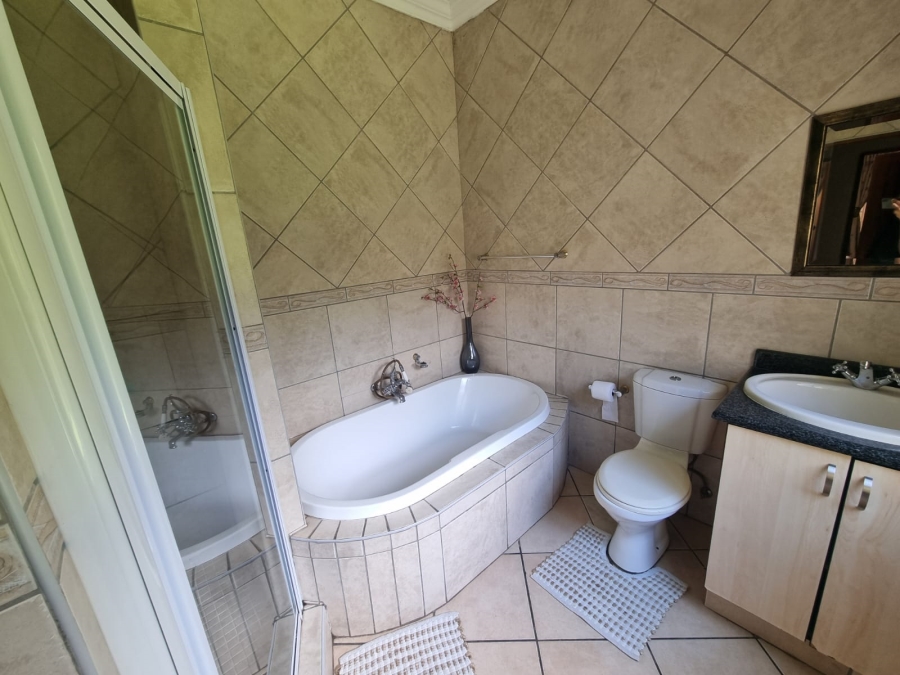 4 Bedroom Property for Sale in Ruimsig Country Estate Gauteng