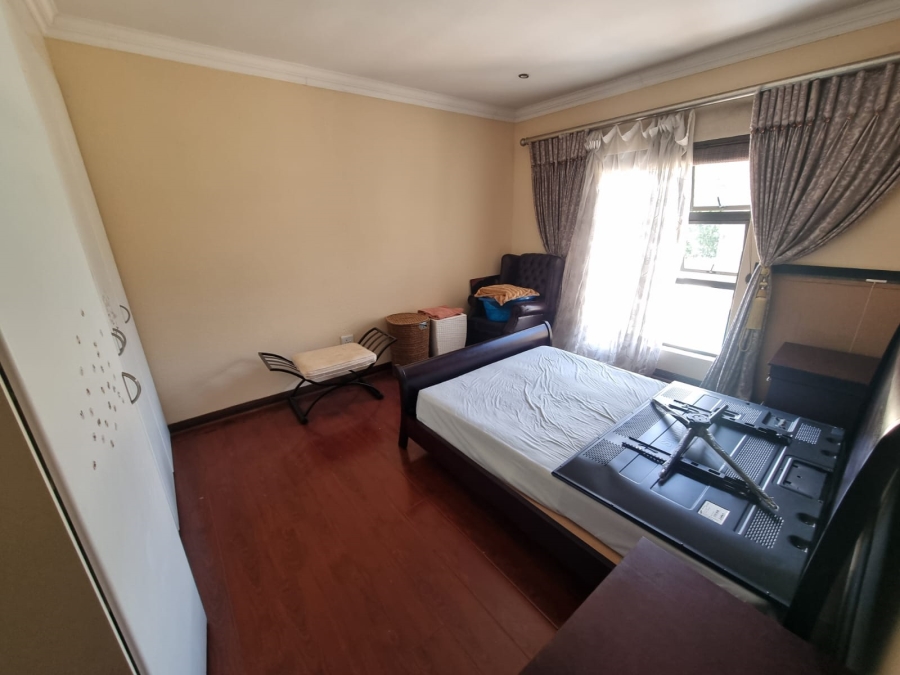 4 Bedroom Property for Sale in Ruimsig Country Estate Gauteng