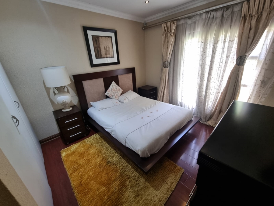 4 Bedroom Property for Sale in Ruimsig Country Estate Gauteng
