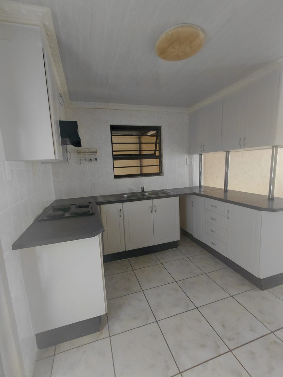 4 Bedroom Property for Sale in Naledi Gauteng