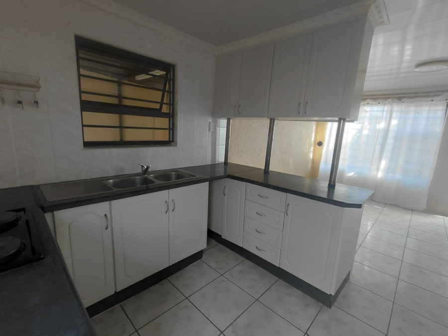 4 Bedroom Property for Sale in Naledi Gauteng