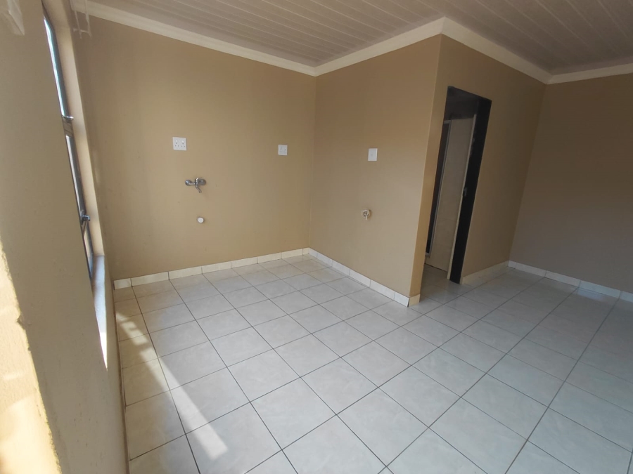 4 Bedroom Property for Sale in Naledi Gauteng