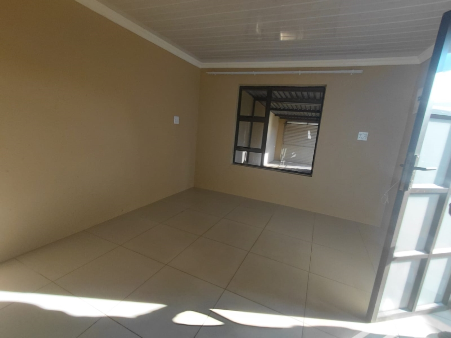 4 Bedroom Property for Sale in Naledi Gauteng