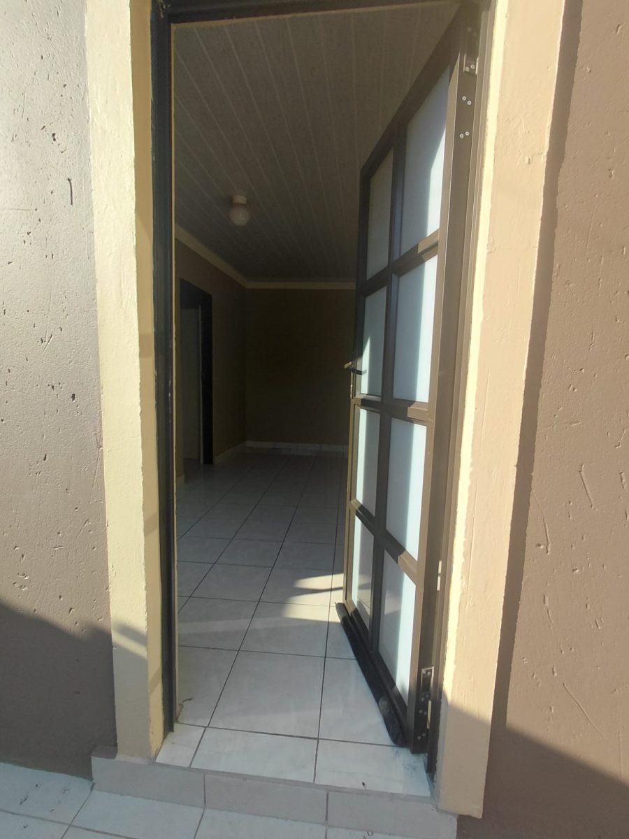 4 Bedroom Property for Sale in Naledi Gauteng