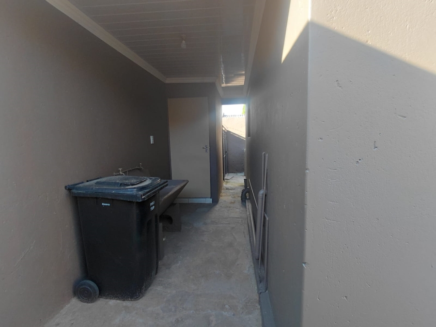 4 Bedroom Property for Sale in Naledi Gauteng