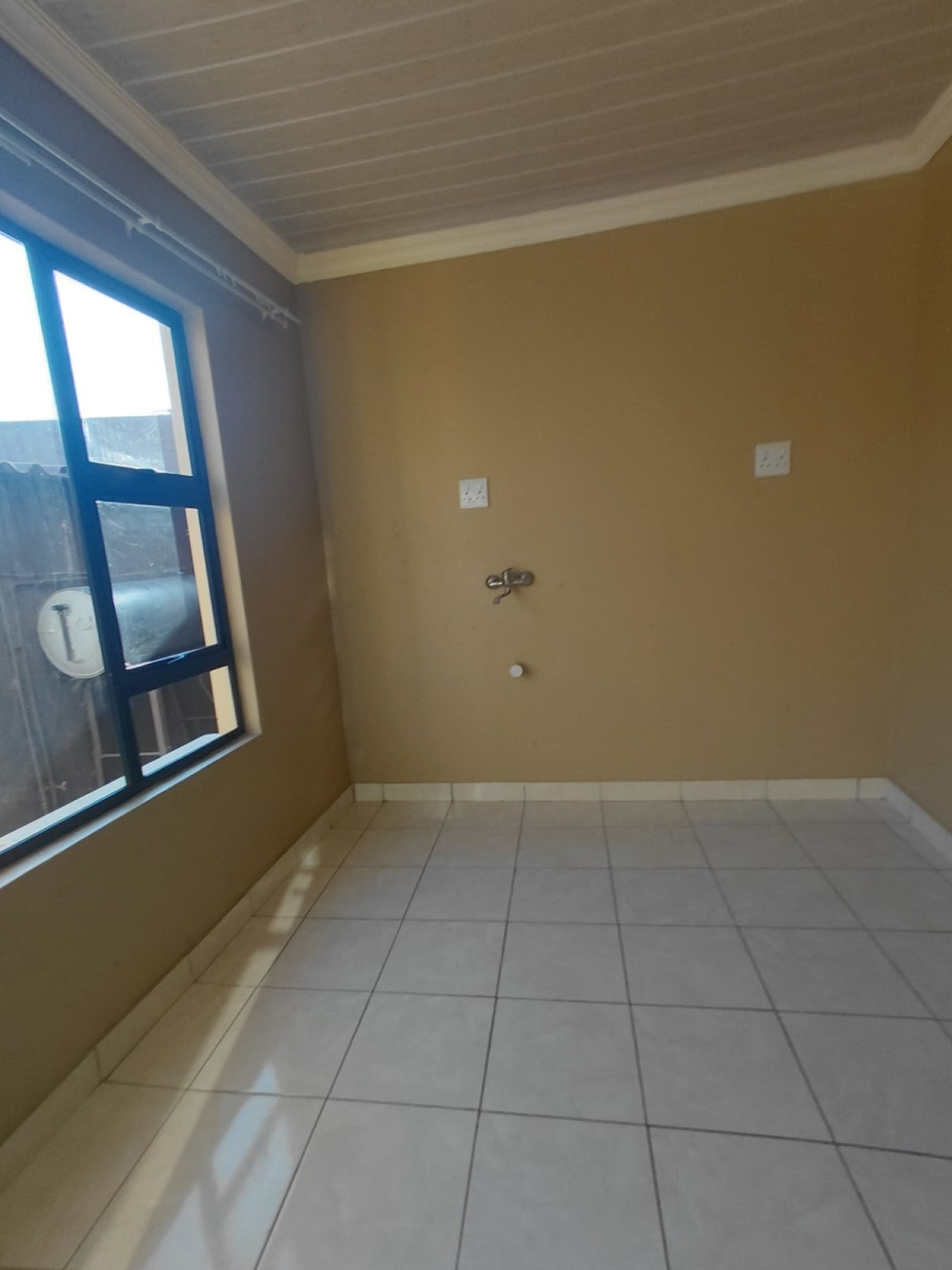 4 Bedroom Property for Sale in Naledi Gauteng