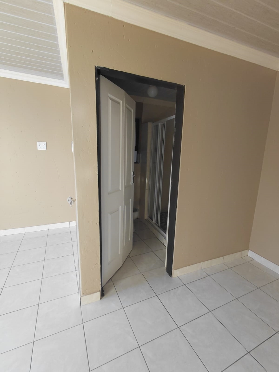 4 Bedroom Property for Sale in Naledi Gauteng