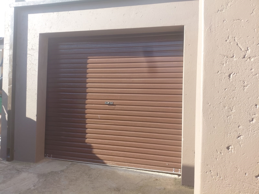 4 Bedroom Property for Sale in Naledi Gauteng