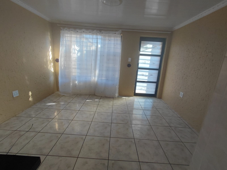 4 Bedroom Property for Sale in Naledi Gauteng