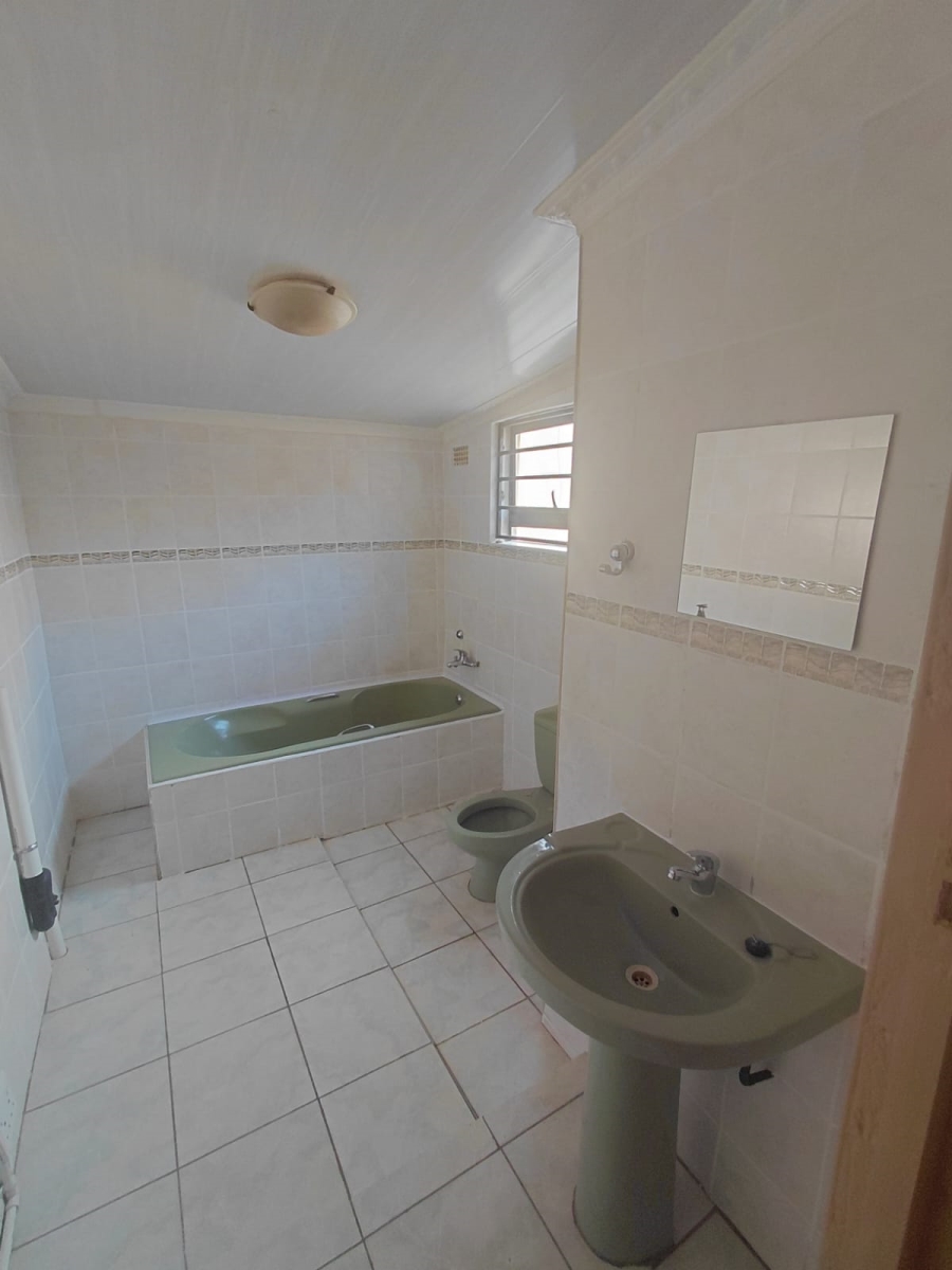 4 Bedroom Property for Sale in Naledi Gauteng