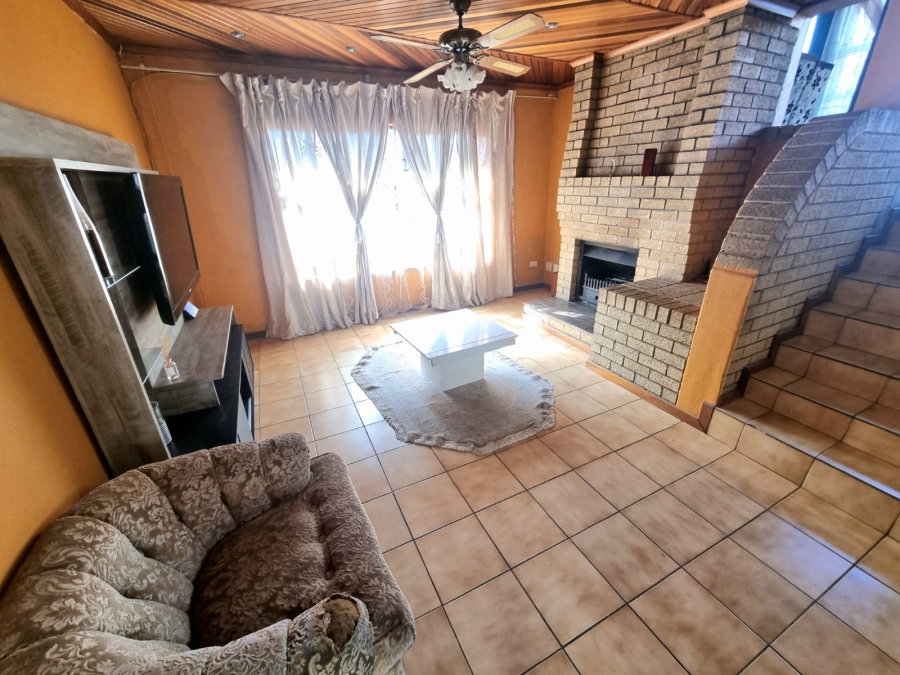 4 Bedroom Property for Sale in Diepkloof Gauteng