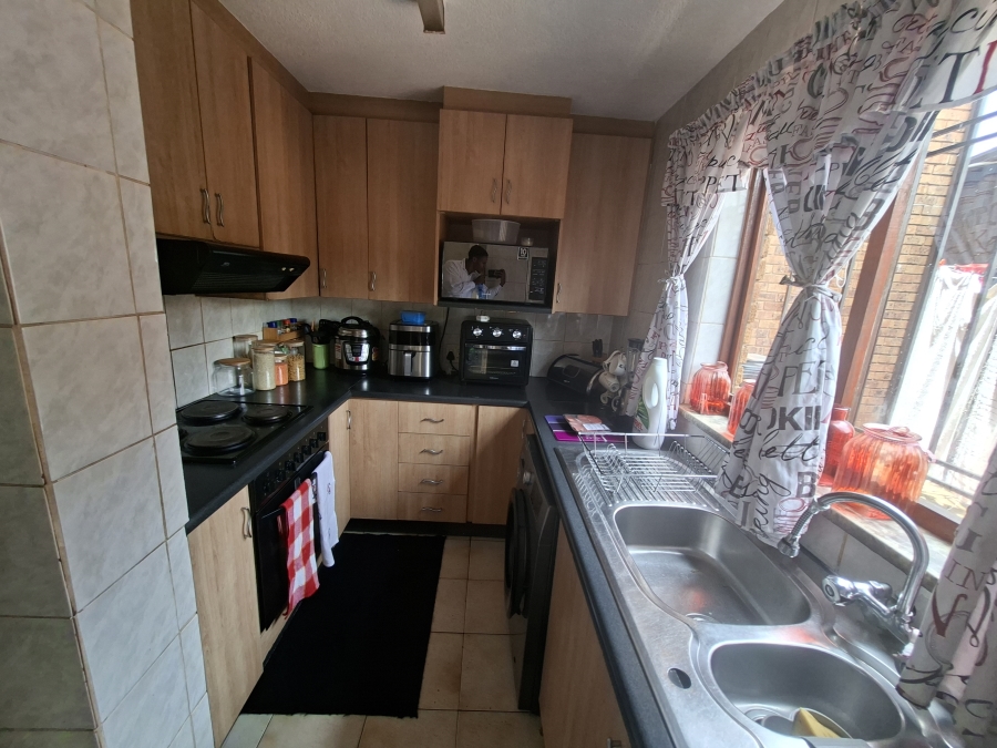 2 Bedroom Property for Sale in Klopperpark Gauteng