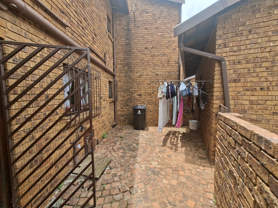 2 Bedroom Property for Sale in Klopperpark Gauteng