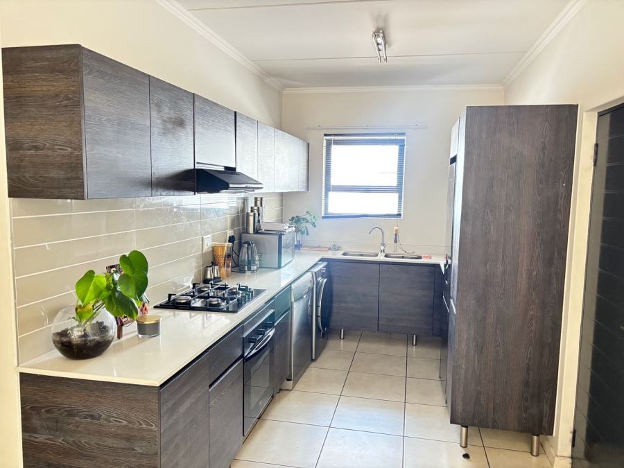 To Let 2 Bedroom Property for Rent in Oakdene Gauteng