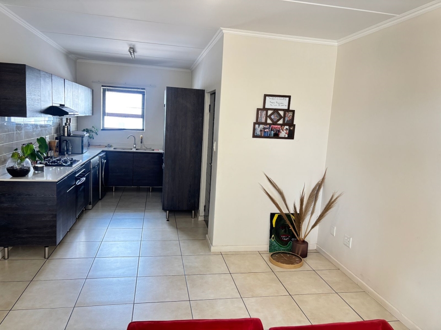 To Let 2 Bedroom Property for Rent in Oakdene Gauteng