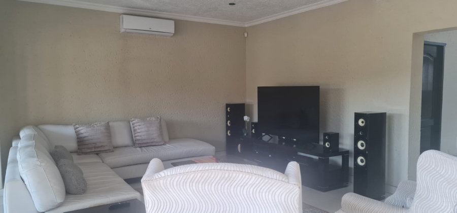 6 Bedroom Property for Sale in Liefde en Vrede Gauteng