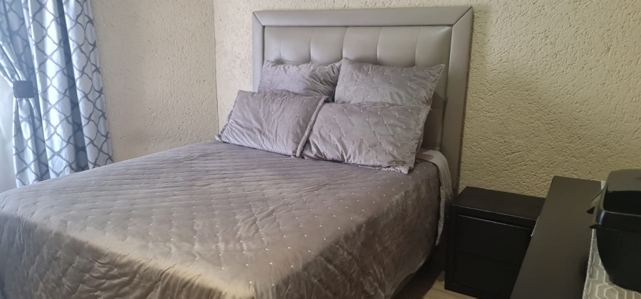 6 Bedroom Property for Sale in Liefde en Vrede Gauteng