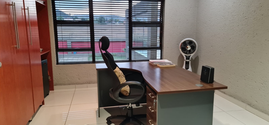 6 Bedroom Property for Sale in Liefde en Vrede Gauteng