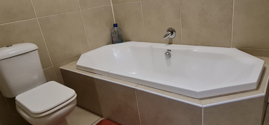 6 Bedroom Property for Sale in Liefde en Vrede Gauteng