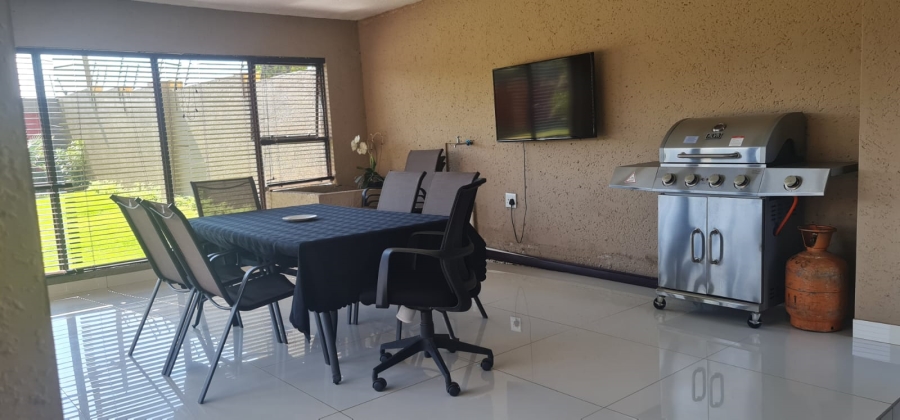 6 Bedroom Property for Sale in Liefde en Vrede Gauteng