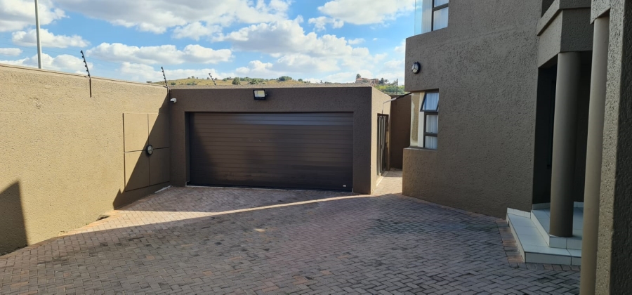 6 Bedroom Property for Sale in Liefde en Vrede Gauteng