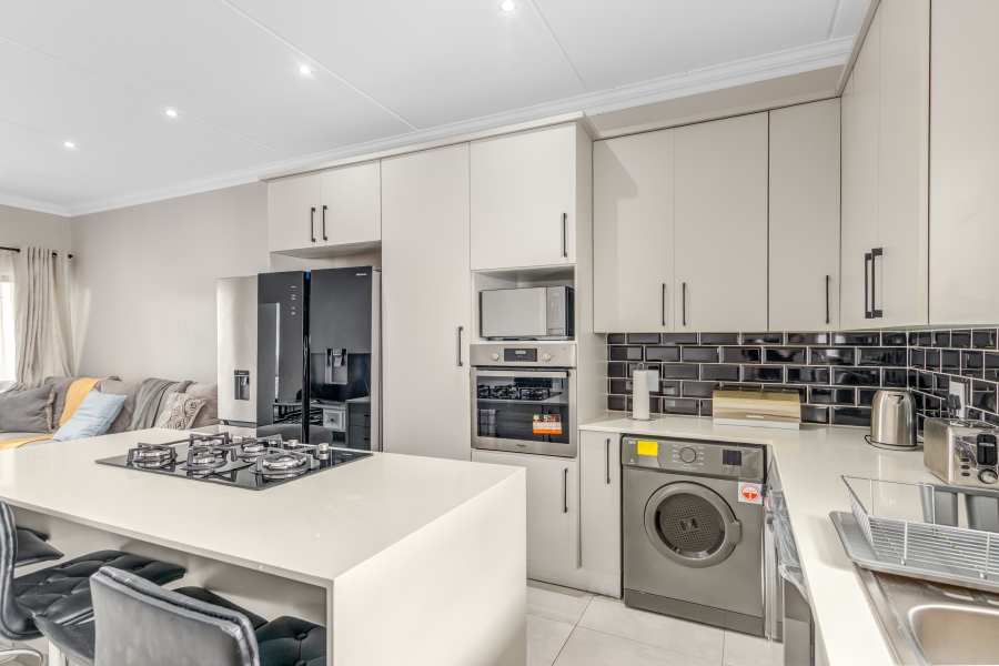 2 Bedroom Property for Sale in Bryanston Gauteng