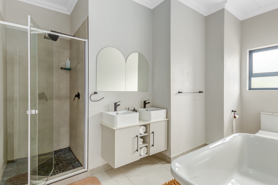 2 Bedroom Property for Sale in Bryanston Gauteng