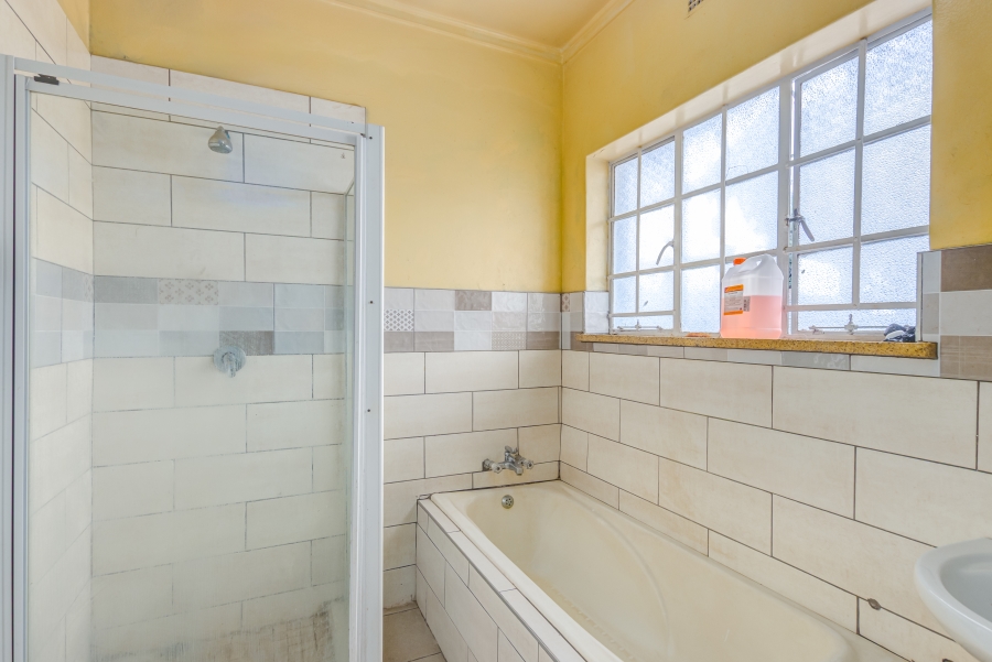 9 Bedroom Property for Sale in Kew Gauteng