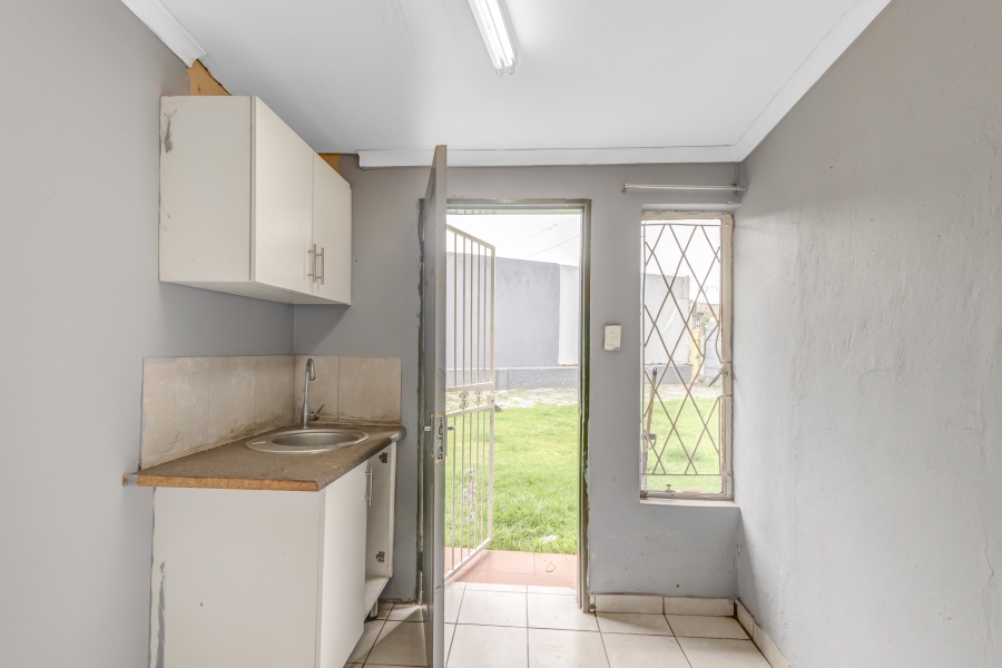 9 Bedroom Property for Sale in Kew Gauteng