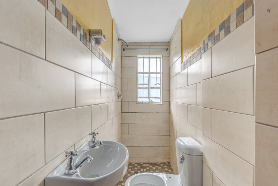 9 Bedroom Property for Sale in Kew Gauteng