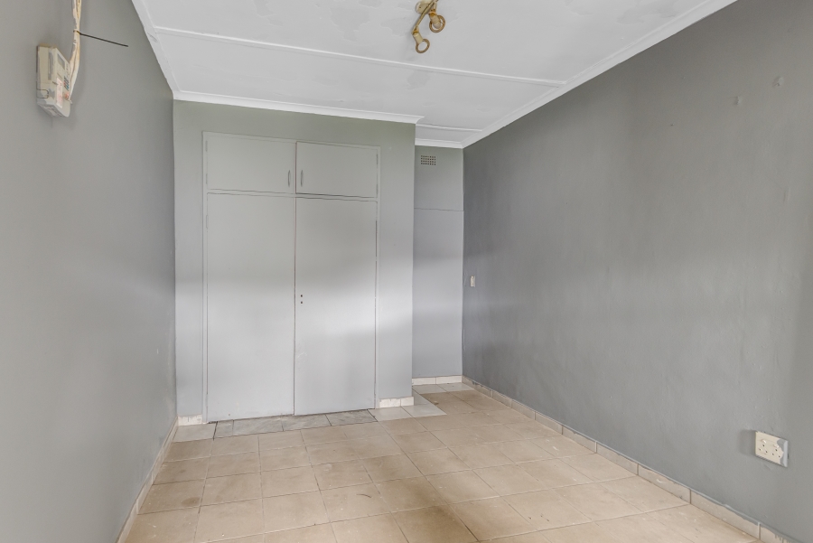 9 Bedroom Property for Sale in Kew Gauteng