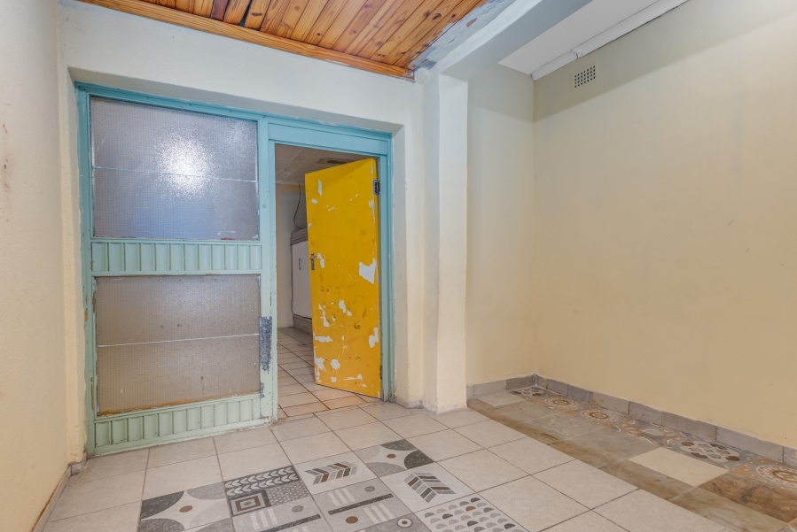 9 Bedroom Property for Sale in Kew Gauteng