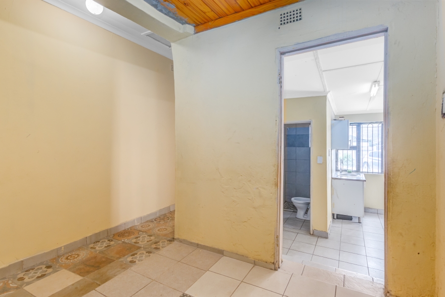 9 Bedroom Property for Sale in Kew Gauteng