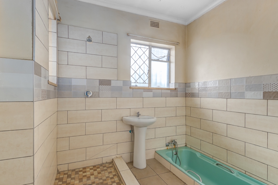 9 Bedroom Property for Sale in Kew Gauteng