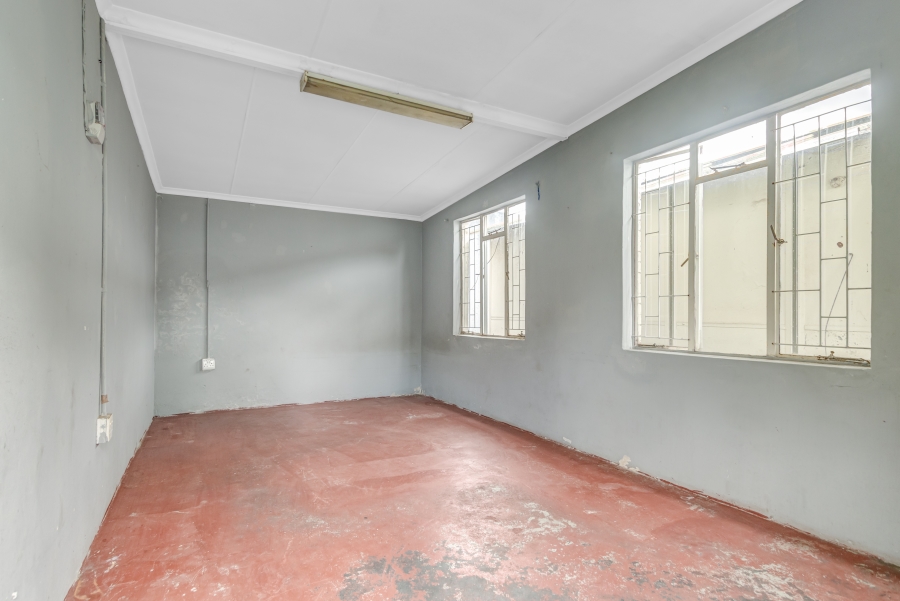 9 Bedroom Property for Sale in Kew Gauteng