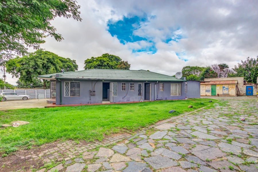 9 Bedroom Property for Sale in Kew Gauteng