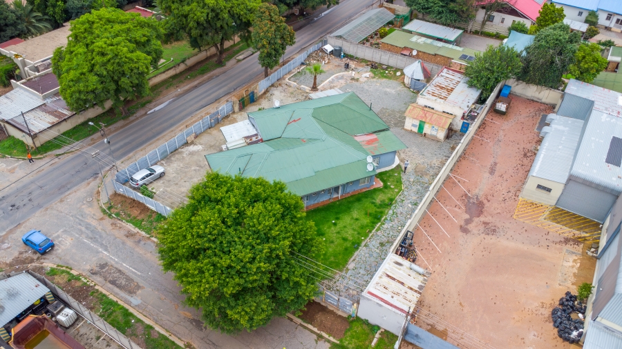 9 Bedroom Property for Sale in Kew Gauteng