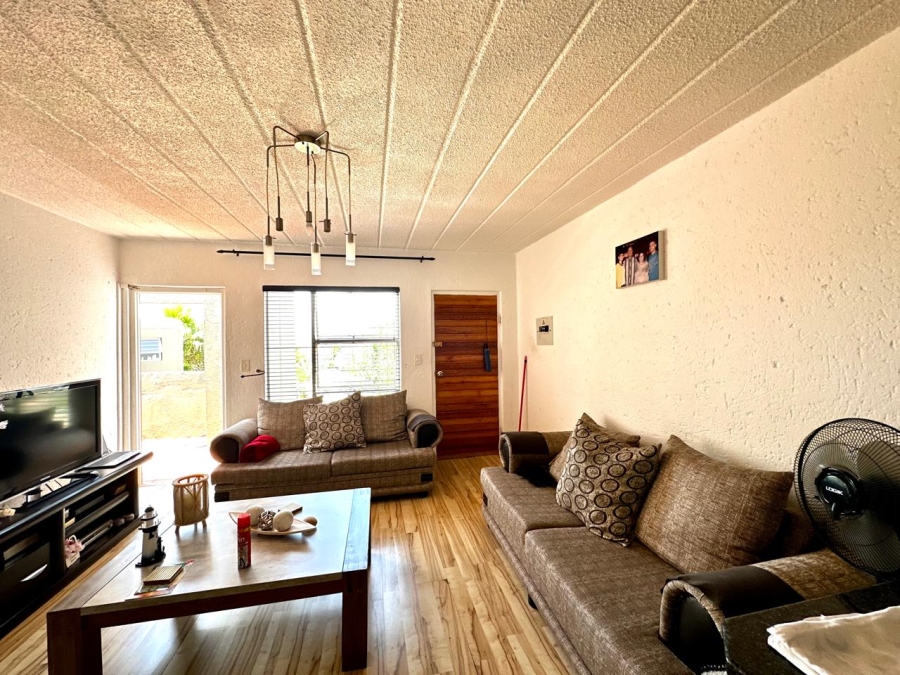 2 Bedroom Property for Sale in Allens Nek Gauteng