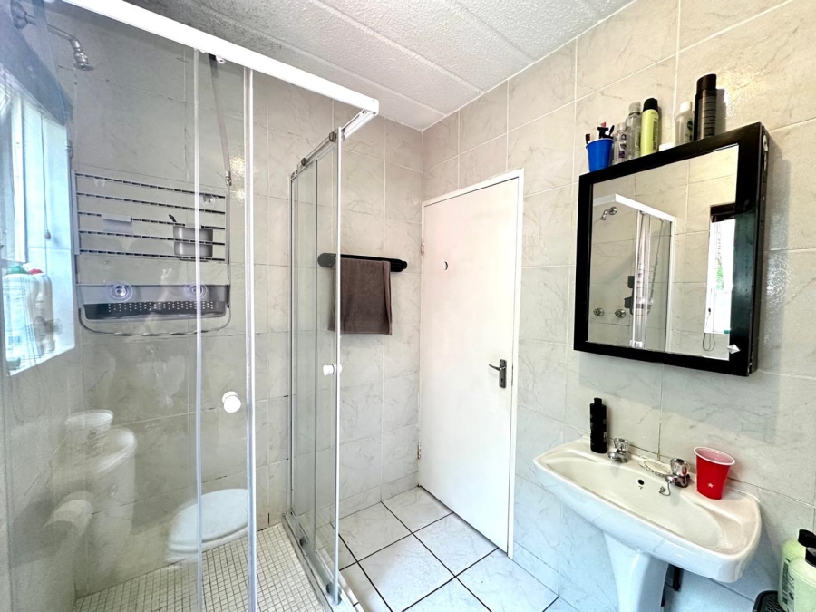 2 Bedroom Property for Sale in Allens Nek Gauteng