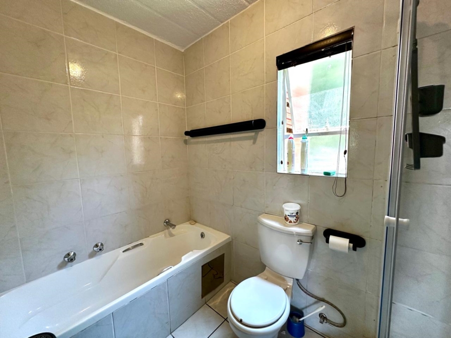 2 Bedroom Property for Sale in Allens Nek Gauteng