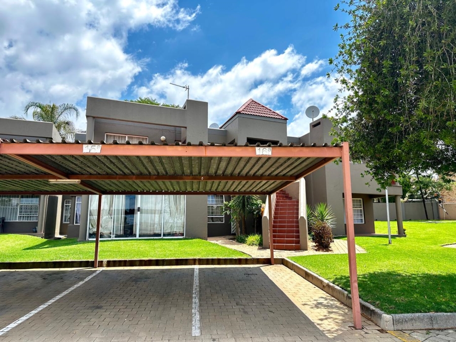 2 Bedroom Property for Sale in Allens Nek Gauteng