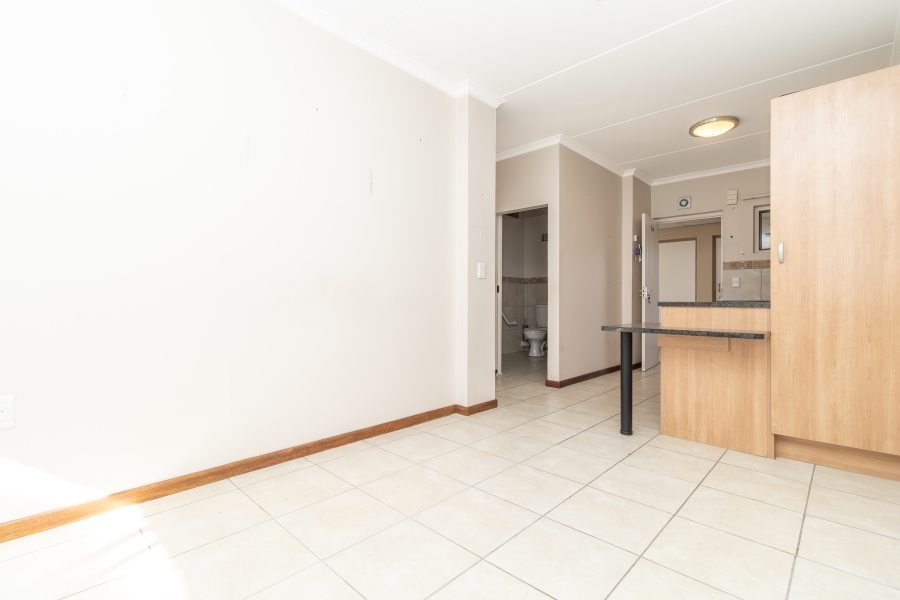 1 Bedroom Property for Sale in Douglasdale Gauteng