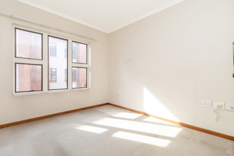 1 Bedroom Property for Sale in Douglasdale Gauteng