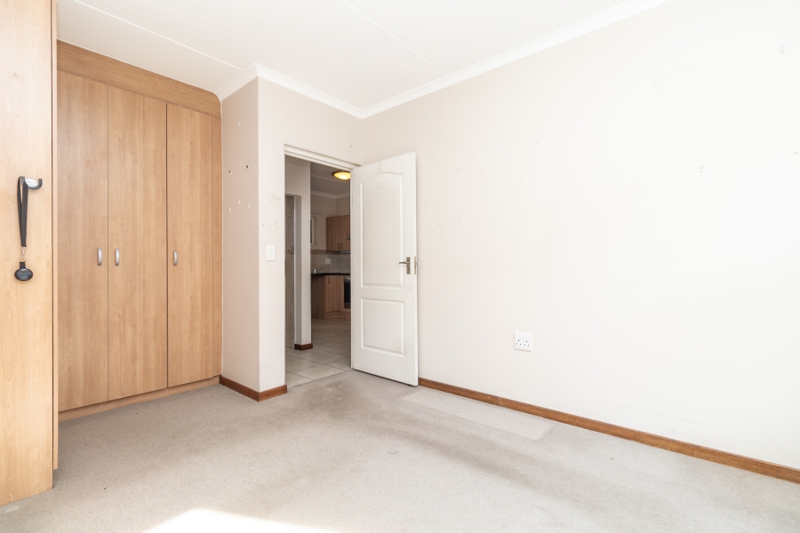 1 Bedroom Property for Sale in Douglasdale Gauteng